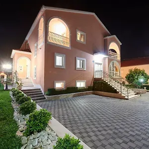 b-2you.hotels-in-trogir.com/