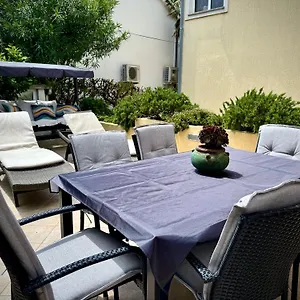 apartments-maricic-banjol.primorje-gorskikotar.com/