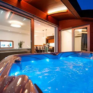  Apartment The Q Superior - A Penthouse With Jacuzzi And Sauna